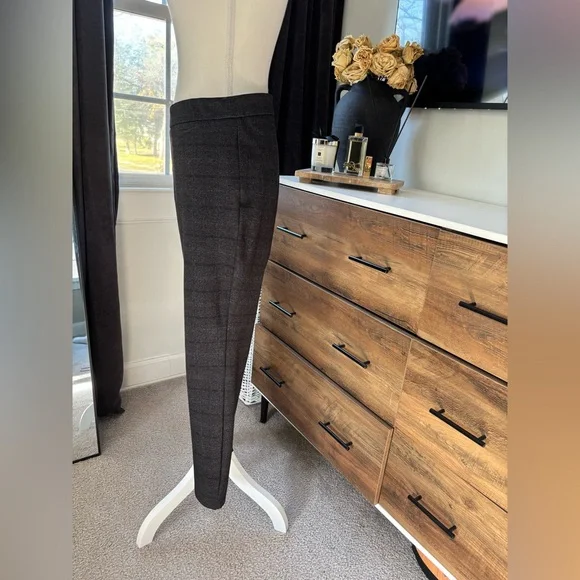 Nanette Lepore Dark Gray Cropped Pants - Picture 3 of 6